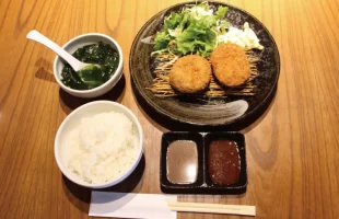 神戸牛100％メンチカツ &神戸牛コロッケ定食